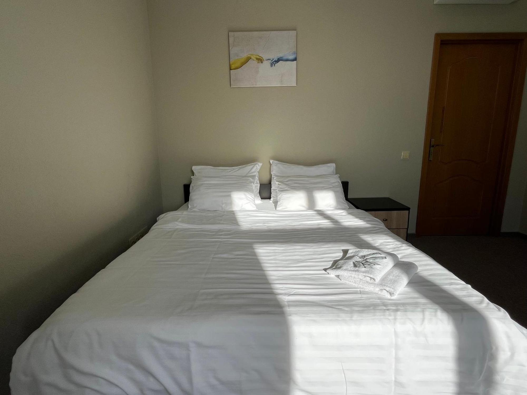 4Room Hostel Kiev Exterior foto