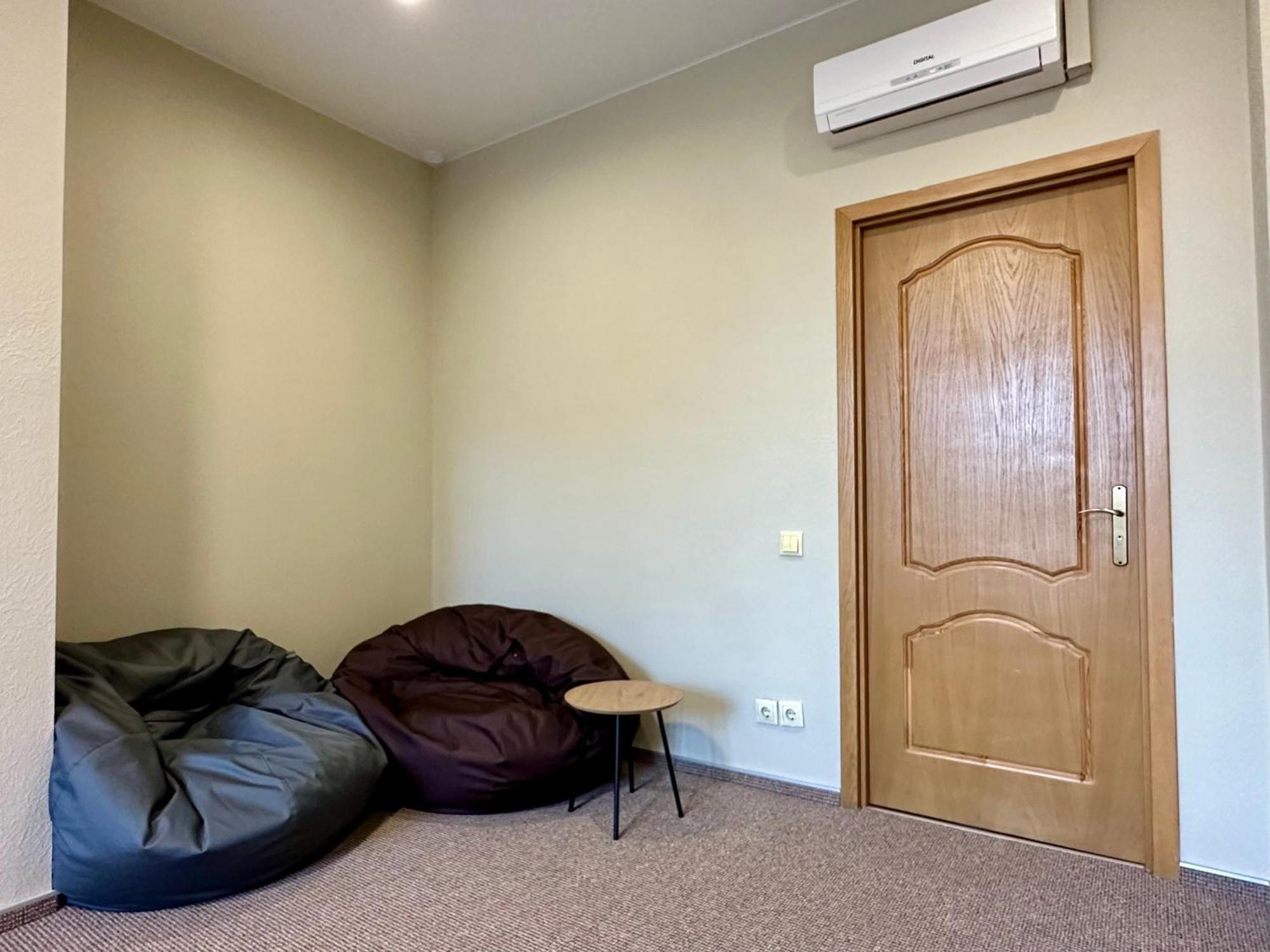 4Room Hostel Kiev Exterior foto